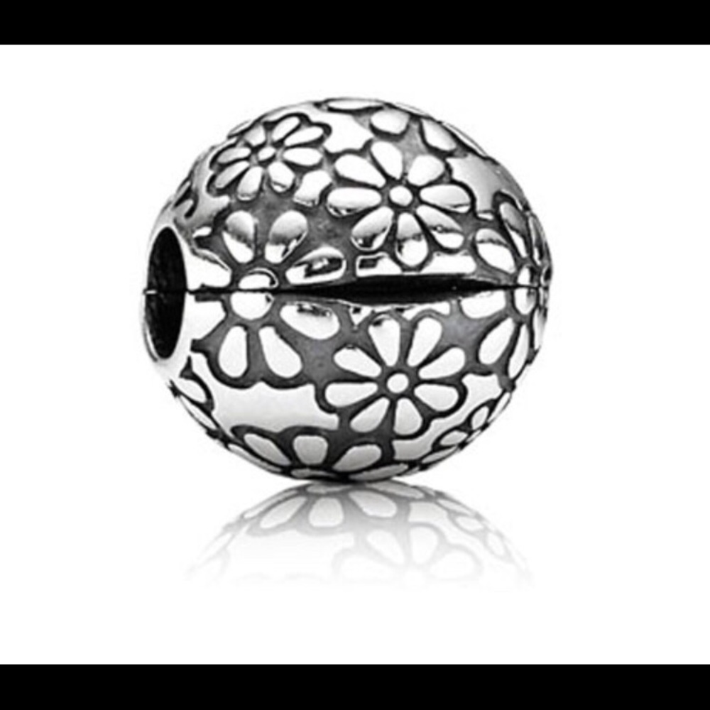 100% Authentic Pandora Lazy Daisy Clip